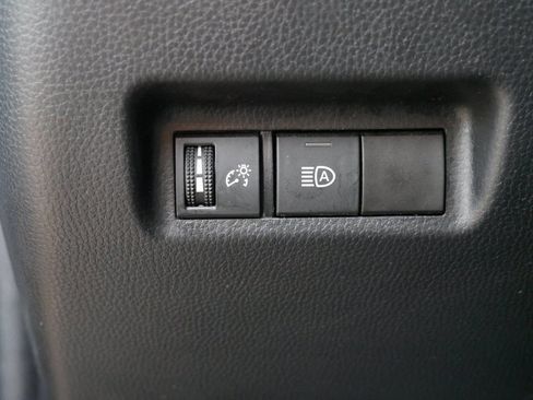 Used 2022 Toyota RAV4 LE AWD/4WD image 18