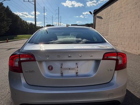 Used 2012 Volvo S60 T5 w/ Climate Pkg FWD image 5