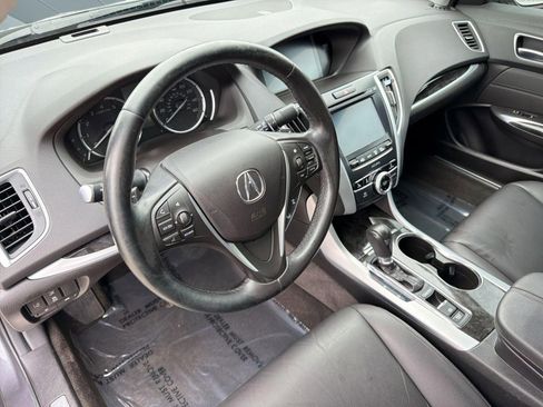 Used 2019 Acura TLX image 4