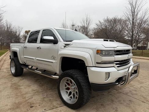 Used 2016 Chevrolet Silverado 1500 LTZ Z71 w/ LTZ Plus Package image 19