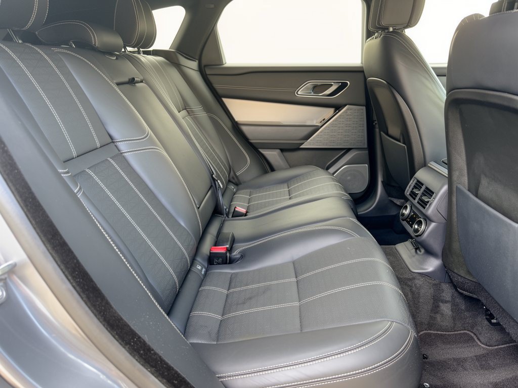 Used 2018 Land Rover Range Rover Velar R-Dynamic HSE AWD/4WD image 29