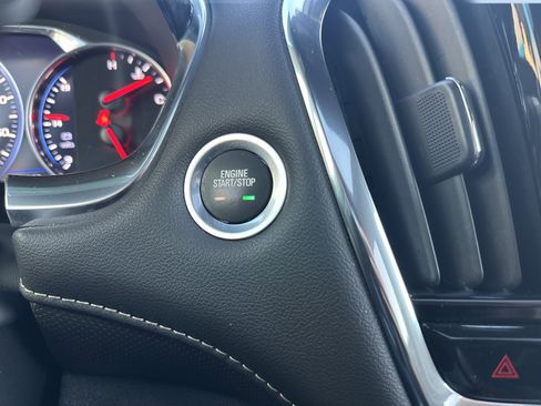 Certified 2023 Chevrolet Traverse Premier w/ Redline Edition image 17