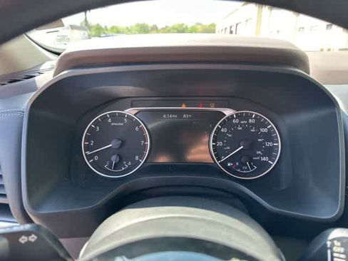 Used 2023 Nissan Rogue SV image 12