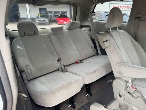 Used 2014 Toyota Sienna LE FWD image 16