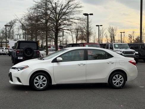 Used 2015 Toyota Corolla LE image 11