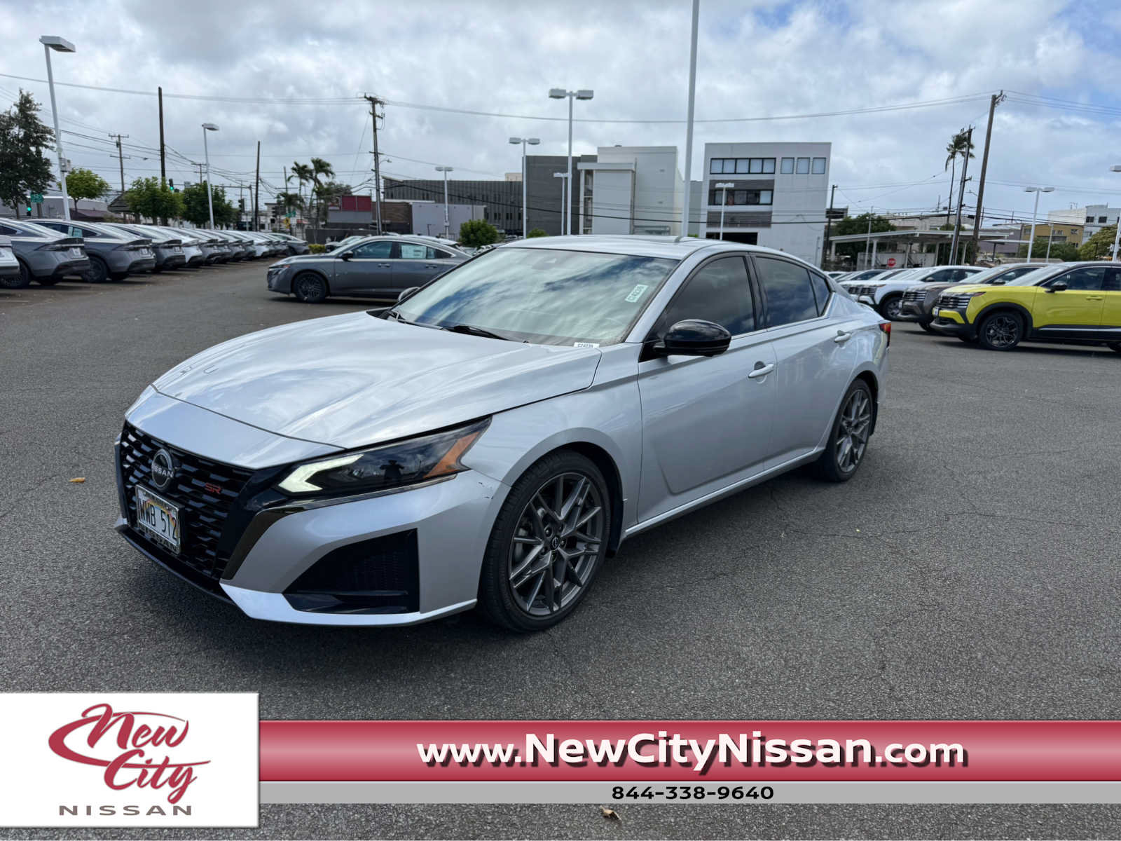 Certified 2023 Nissan Altima 2.0 SR FWD image 1