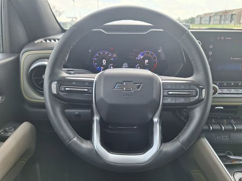 Used 2025 Chevrolet Colorado ZR2 AWD/4WD image 17