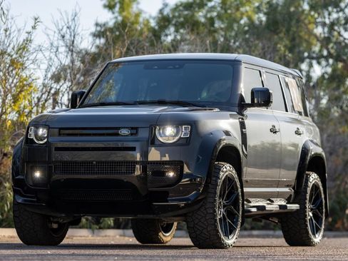 Used 2023 Land Rover Defender 110 AWD/4WD image 4