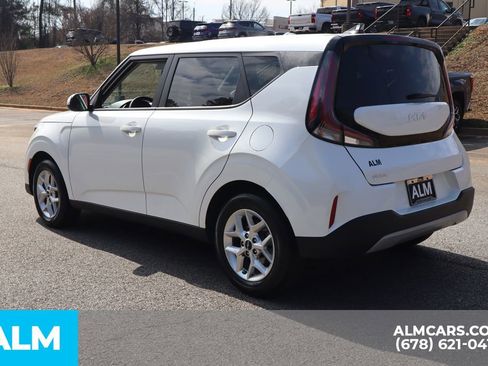 Used 2025 Kia Soul LX w/ LX Technology Package image 9