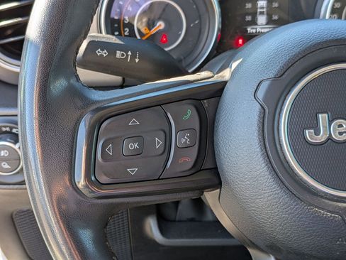 Used 2023 Jeep Gladiator Sport AWD/4WD image 17