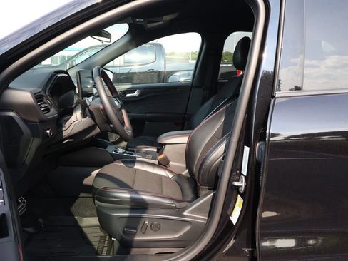 Used 2024 Ford Escape ST-Line w/ Tech Pack #1 AWD/4WD image 10