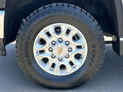 Used 2025 Chevrolet Silverado 3500 LT image 32