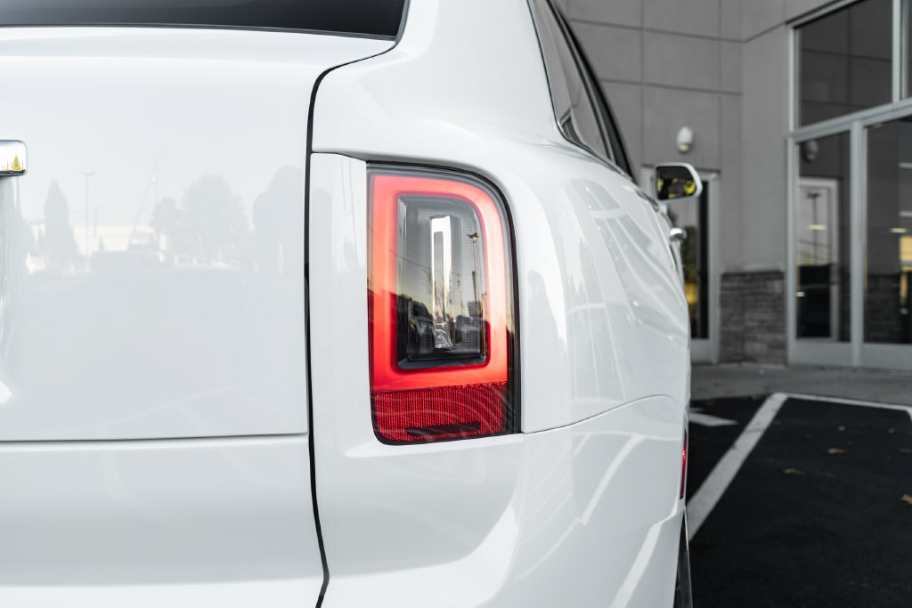 Used 2026 Rolls-Royce Cullinan AWD/4WD image 15