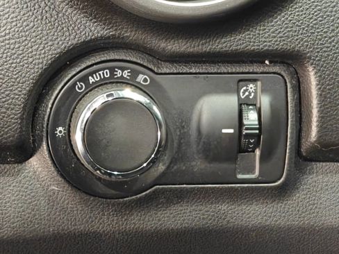 Used 2015 Chevrolet Trax LT w/ LT Plus Package AWD/4WD image 39