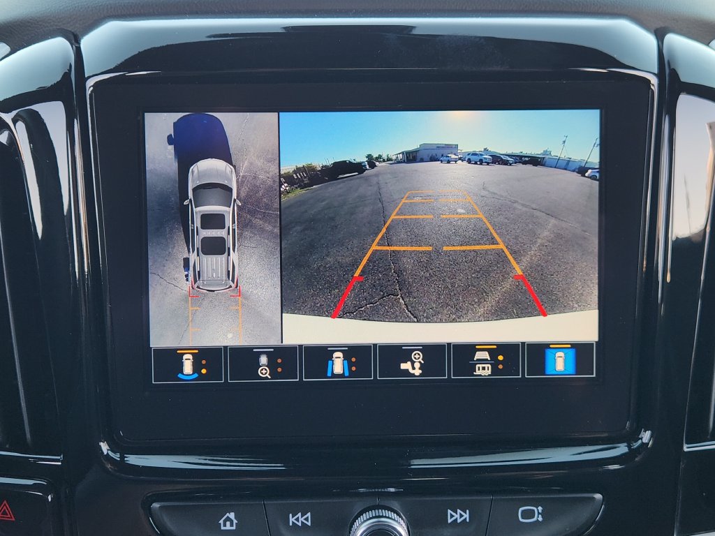 Used 2023 Chevrolet Traverse Premier w/ Redline Edition FWD image 16
