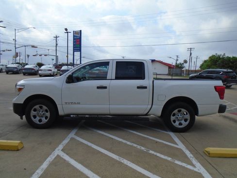 Used 2018 Nissan Titan S w/ S Utility Package RWD image 3