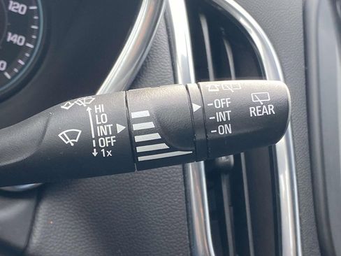 Used 2021 Chevrolet Equinox LT image 22