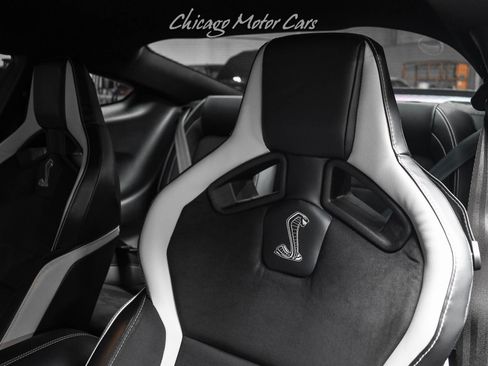 Used 2021 Ford Mustang Shelby GT500 w/ Technology Package RWD image 17