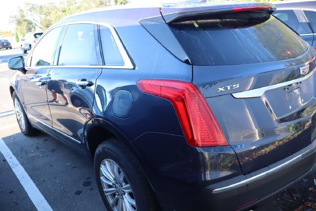 Used 2019 Cadillac XT5 AWD image 3