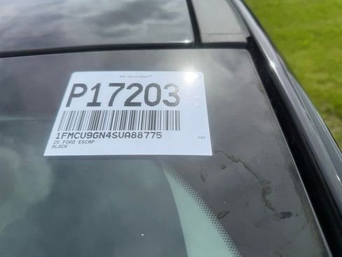 Used 2025 Ford Escape Active AWD/4WD image 11