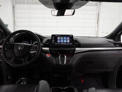 Used 2025 Honda Odyssey Sport-L image 42