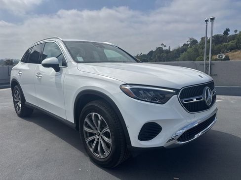 Used 2026 Mercedes-Benz GLC 300 image 3