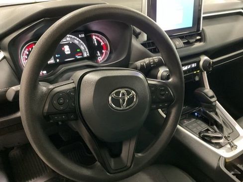Used 2025 Toyota RAV4 XLE image 13