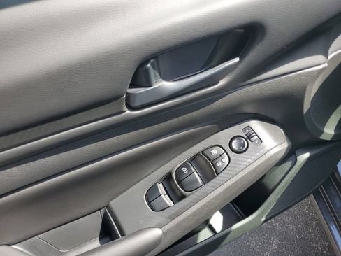 Used 2023 Nissan Altima 2.5 S FWD image 13