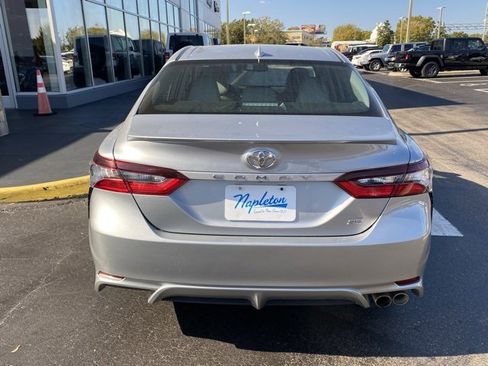 Used 2023 Toyota Camry SE image 7