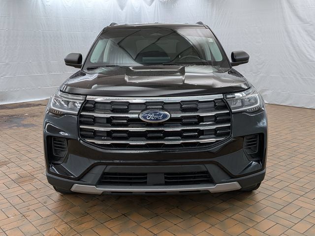 Certified 2025 Ford Explorer Active AWD/4WD image 2