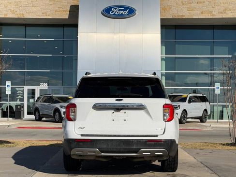 Used 2020 Ford Explorer XLT w/ Equipment Group 202A image 21