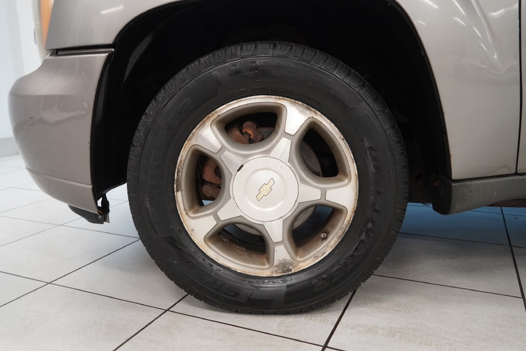 Used 2007 Chevrolet TrailBlazer LS w/ LS Preferred Equipment Group AWD/4WD image 16