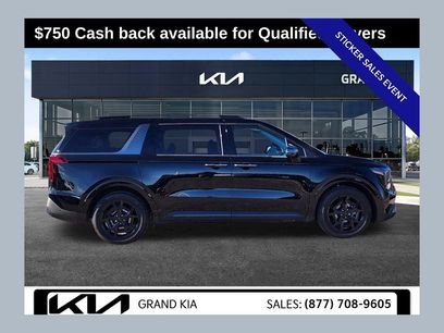 New 2025 Kia Carnival SX