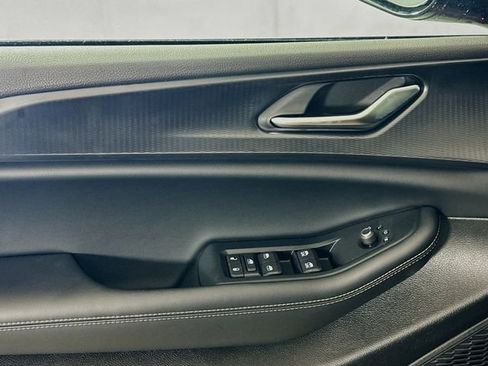 New 2025 Jeep Grand Cherokee Altitude image 17