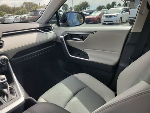 Used 2023 Toyota RAV4 XLE Premium image 23