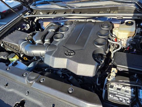 Used 2019 Toyota 4Runner TRD Off-Road Premium AWD/4WD image 16