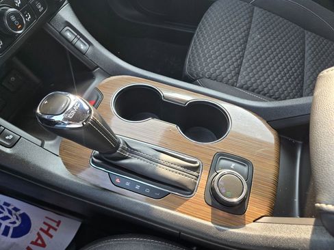 Used 2019 GMC Acadia SLE w/ Driver Alert Package I image 9