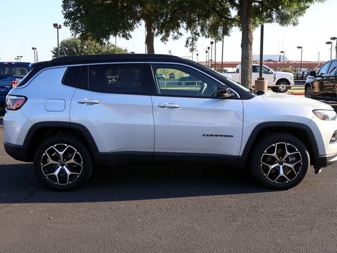 Used 2025 Jeep Compass Limited AWD/4WD image 13