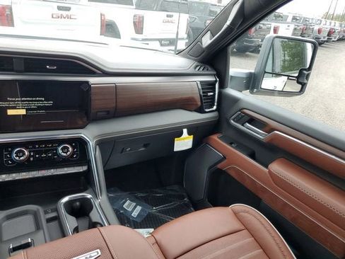 New 2026 GMC Sierra 3500 Denali Ultimate AWD/4WD image 16