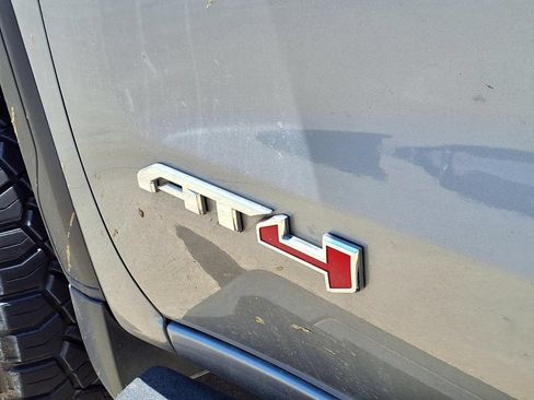 Used 2024 GMC Sierra 1500 AT4 w/ AT4 Premium Package AWD/4WD image 14
