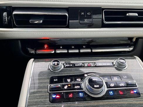 Used 2020 Lincoln Aviator Black Label w/ Dynamic Handling Package image 35