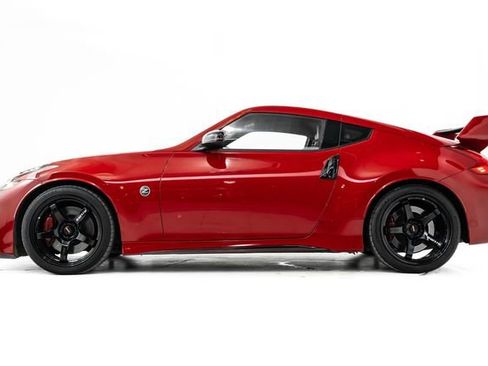 Used 2015 Nissan 370Z NISMO image 10