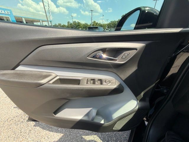 New 2027 Chevrolet Bolt RS w/ Super Cruise Package FWD image 18