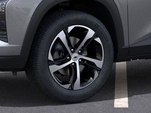 New 2025 Chevrolet Trax RS w/ Sunroof Package image 13