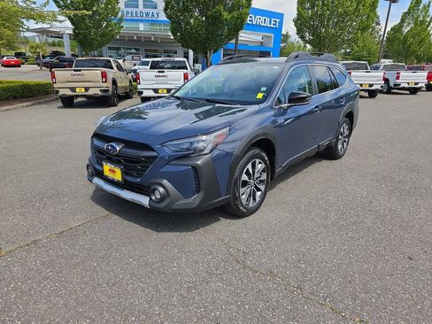 Used 2023 Subaru Outback Limited AWD/4WD image 2