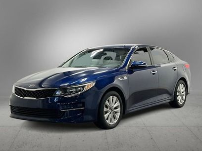Used 2018 Kia Optima LX w/ 17" Alloy Wheels Package
