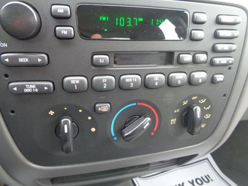 Used 2004 Ford Taurus LX image 32