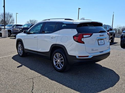 Used 2024 GMC Terrain SLT AWD/4WD image 7