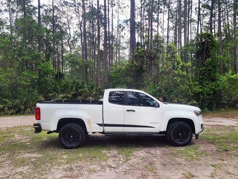 Used 2017 Chevrolet Colorado W/T image 9