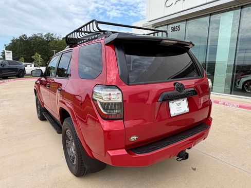 Used 2020 Toyota 4Runner Venture w/ Moonroof Package AWD/4WD image 3